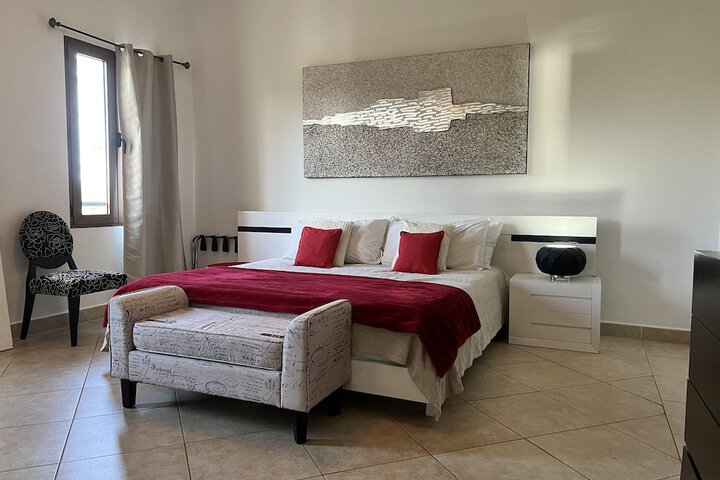 Room 9 of 93