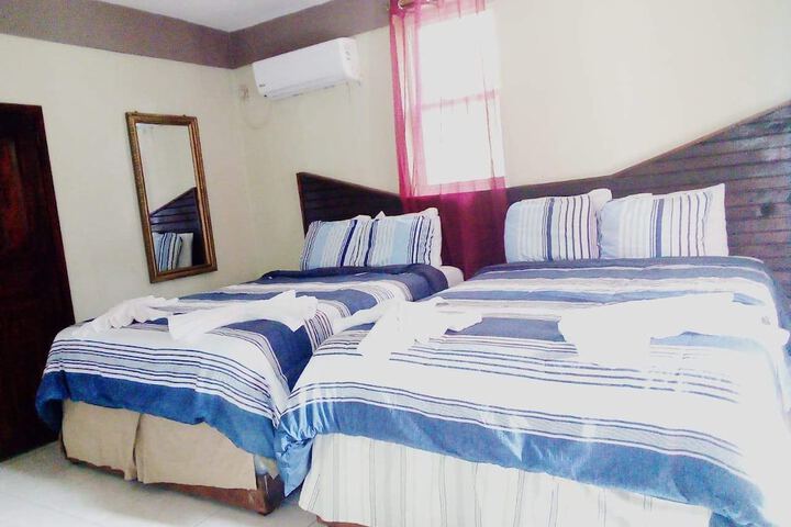 Room 26 of 108