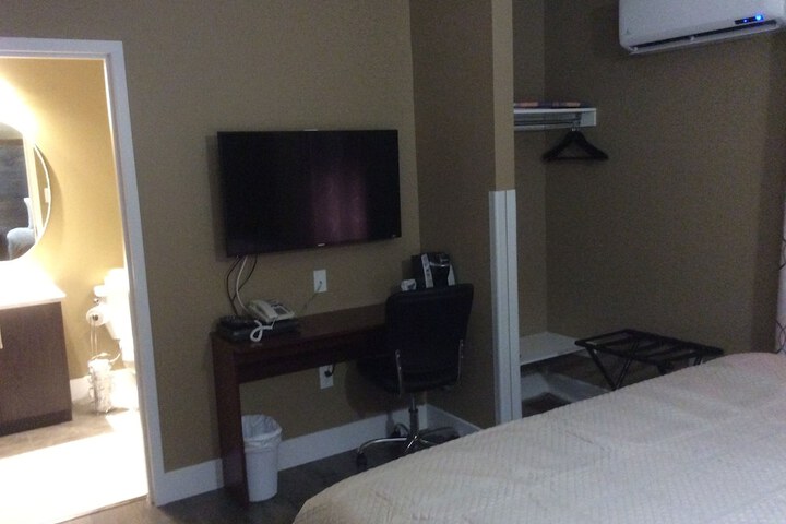 Room 4 of 49