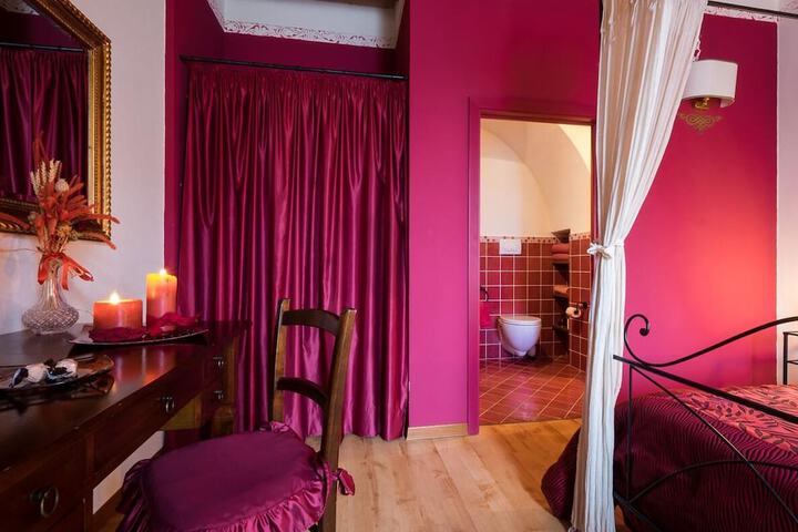 Room 2 of 11