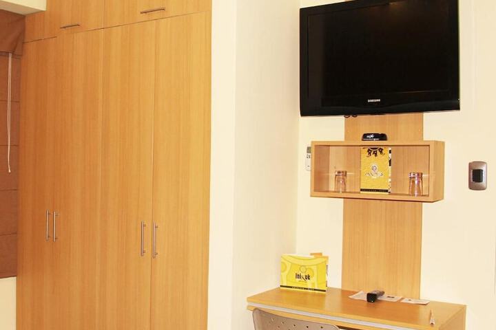 Room 30 of 53