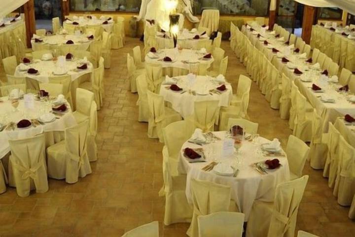 Ballroom/Hall 18 of 42