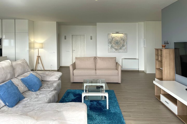Room 45 of 79