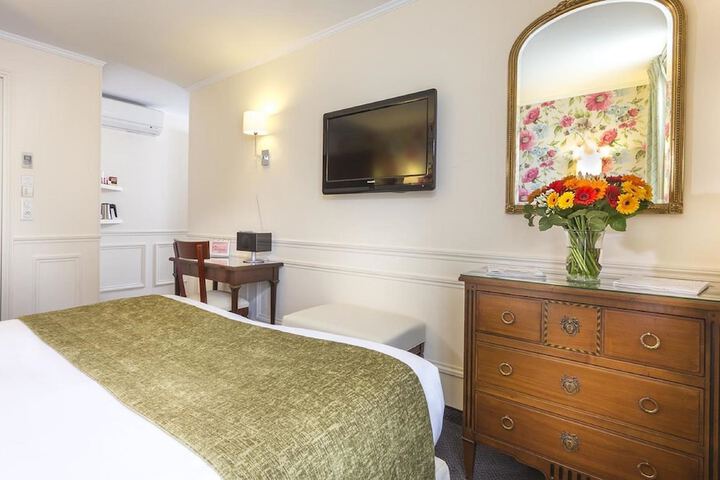 Room 14 of 62