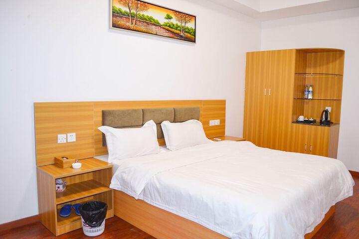Room 6 of 20