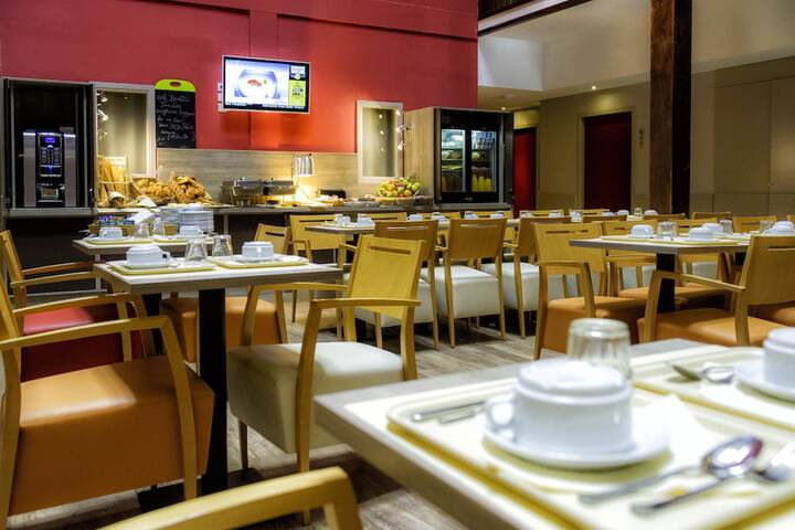 Dining 94 of 127