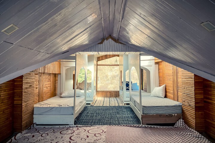 Room 6 of 45