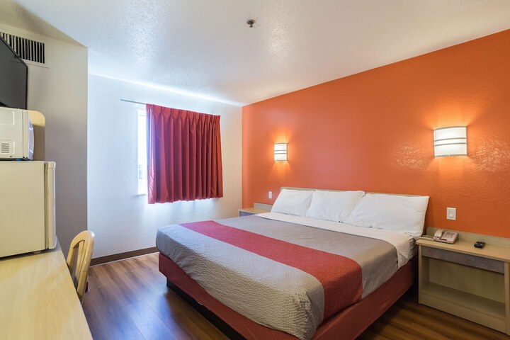 Room 19 of 34