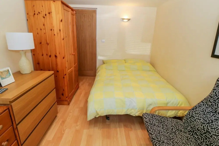 Room 3 of 11