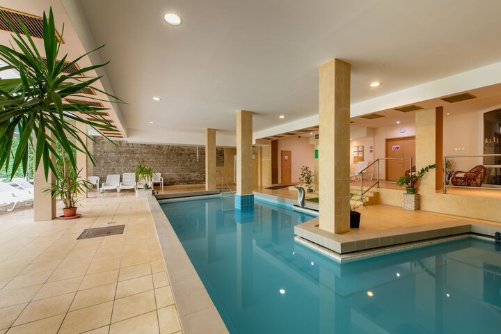 Pools & Facilities