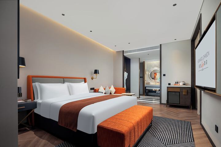 Room 3 of 46