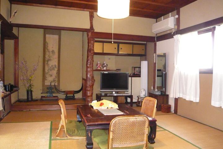 Room 23 of 50