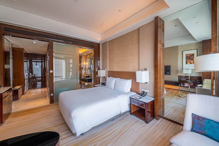 Room 8 of 49