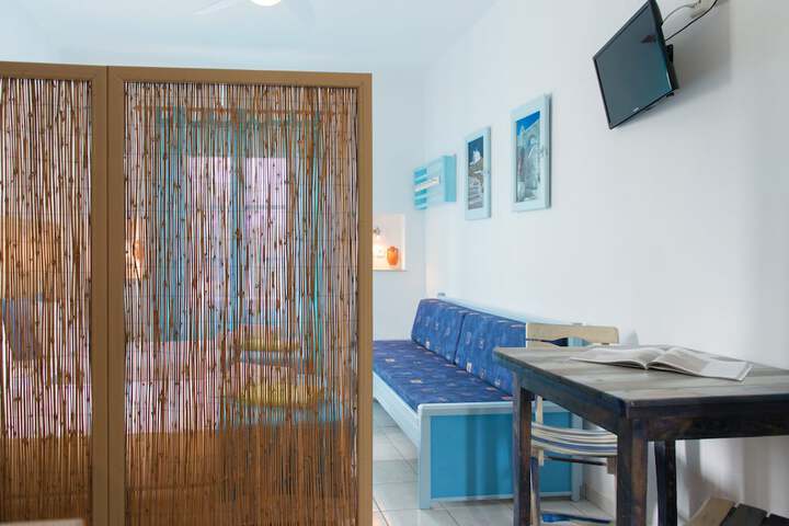 Room 105 of 195