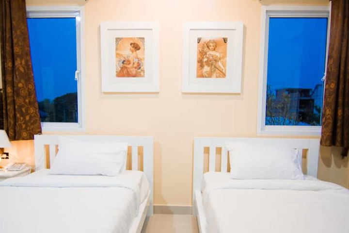 Room 3 of 28