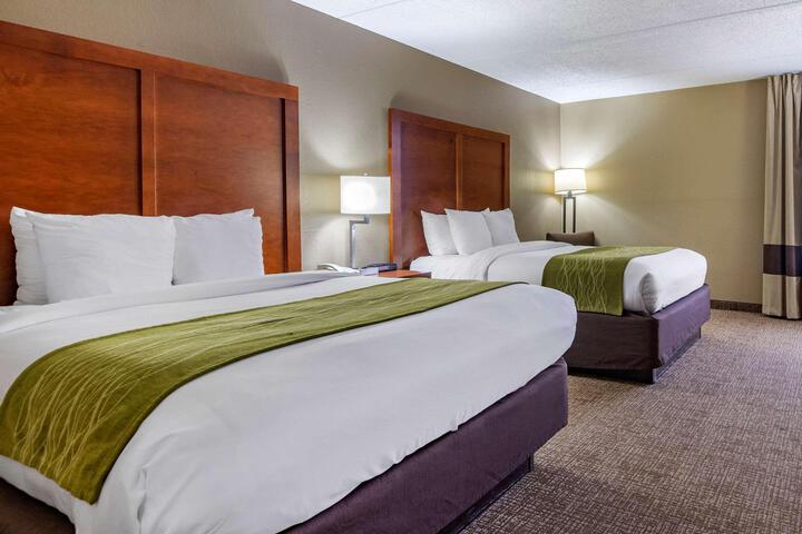 2 Queen Beds (7 of 7)