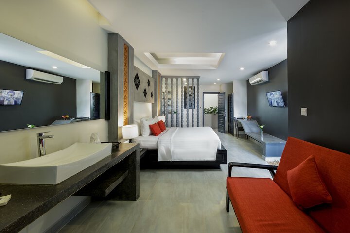Room 8 of 81