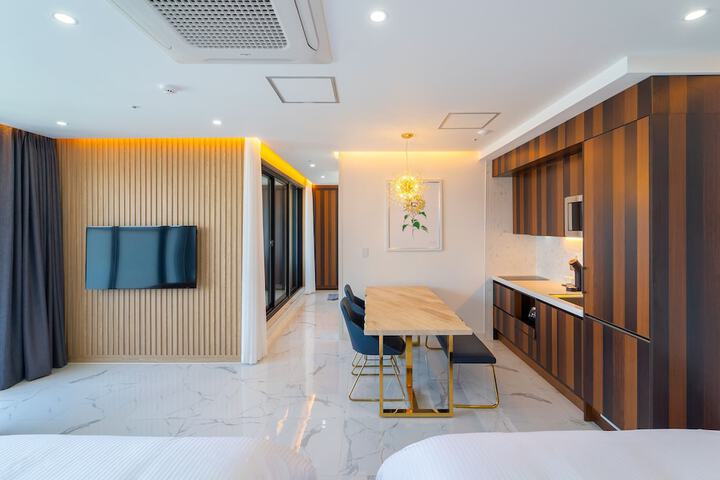 Room 30 of 60