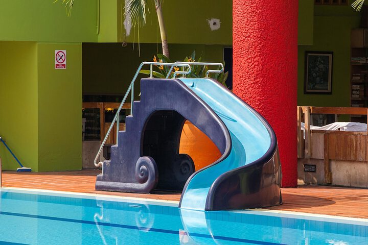 Pool Hotel