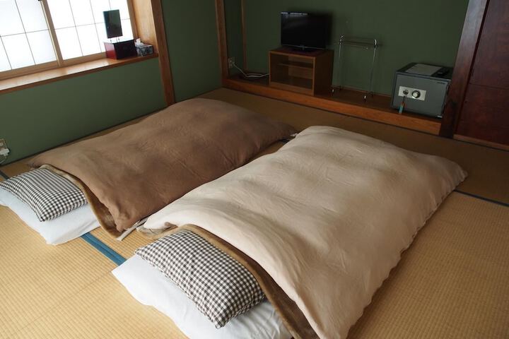 Room 10 of 46
