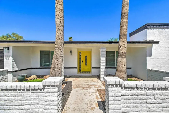 Photo of Modern Phoenix Home: Poolside Family Retreat!