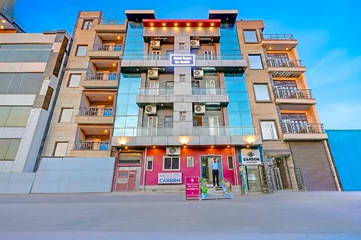Hotel Raaso Inn Rohini - Near Metro Couple Friendly, Spacious Rooms , Budget Hotel in Rohini