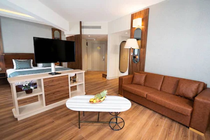 Room 44 of 110