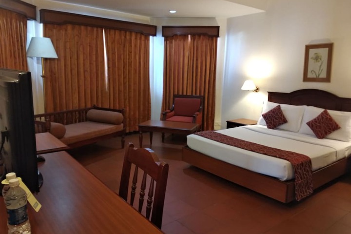 Room 8 of 37
