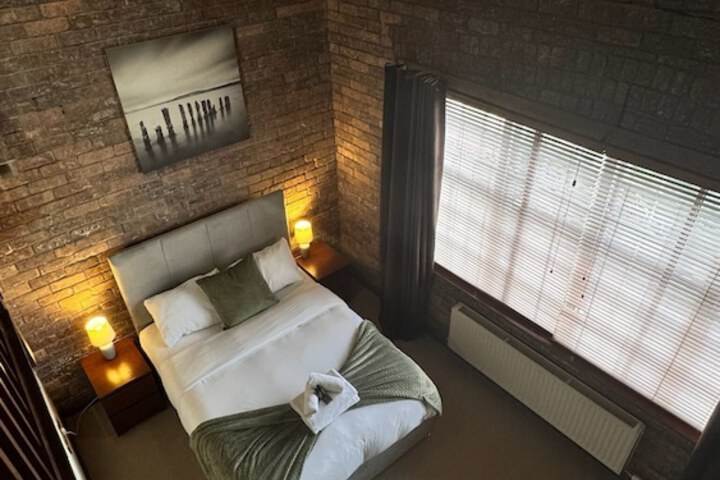 Room 16 of 26