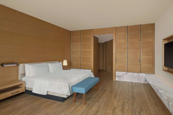 Room 17 of 82