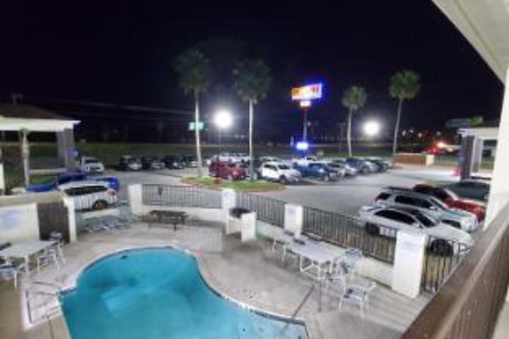 Americas Best Value Inn and Suites in Raymondville, TX