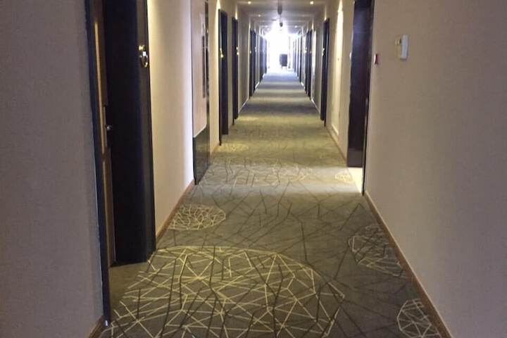 Room 23 of 32