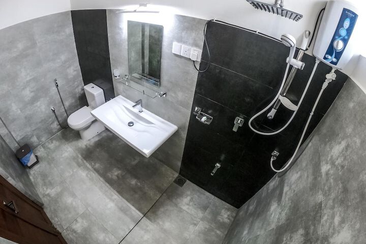 Room 32 of 49