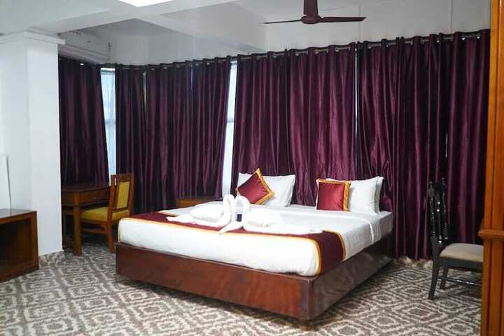 Room 4 of 14