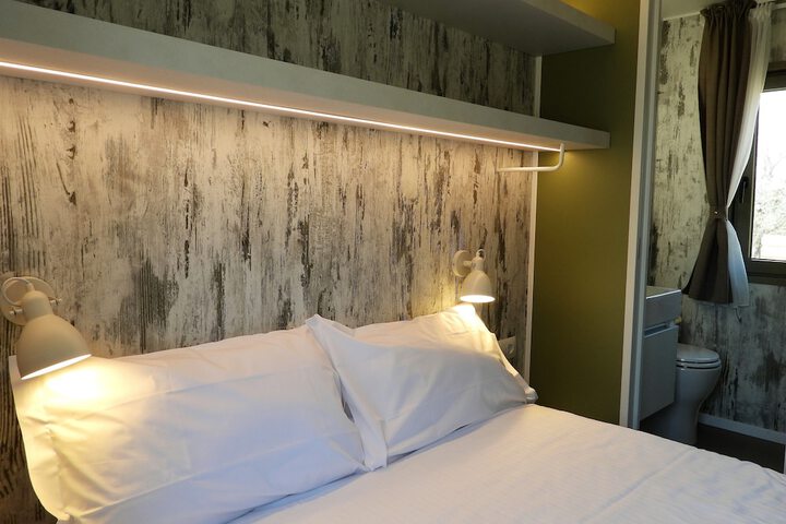 Room 4 of 23