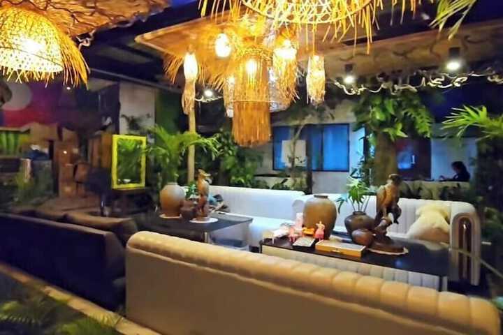 Lounge 126 of 171
