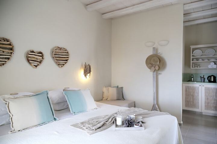 Room 3 of 33