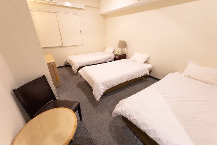 Room 14 of 48