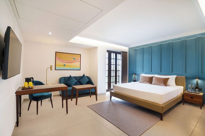 Room 3 of 32