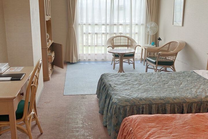 Room 14 of 40