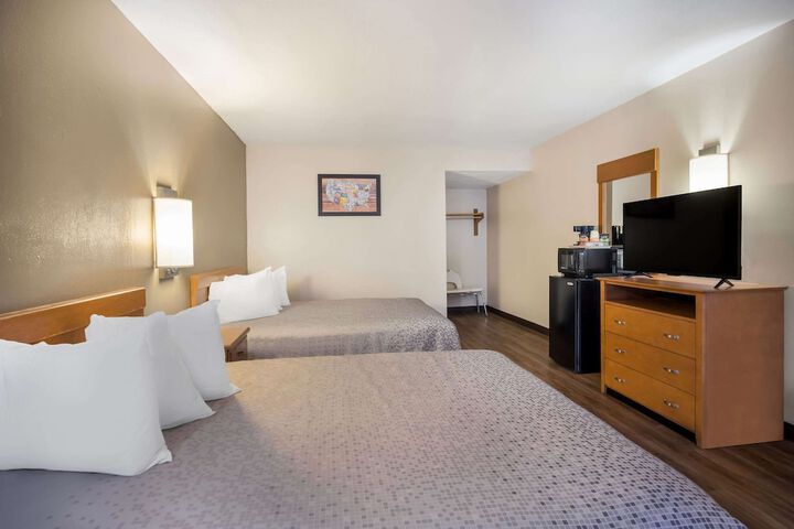 Room 8 of 36