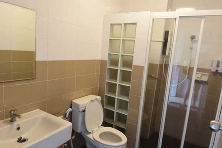 Room 17 of 25