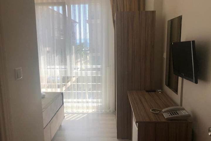 Room 16 of 44