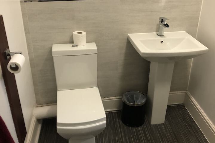 Room 20 of 33