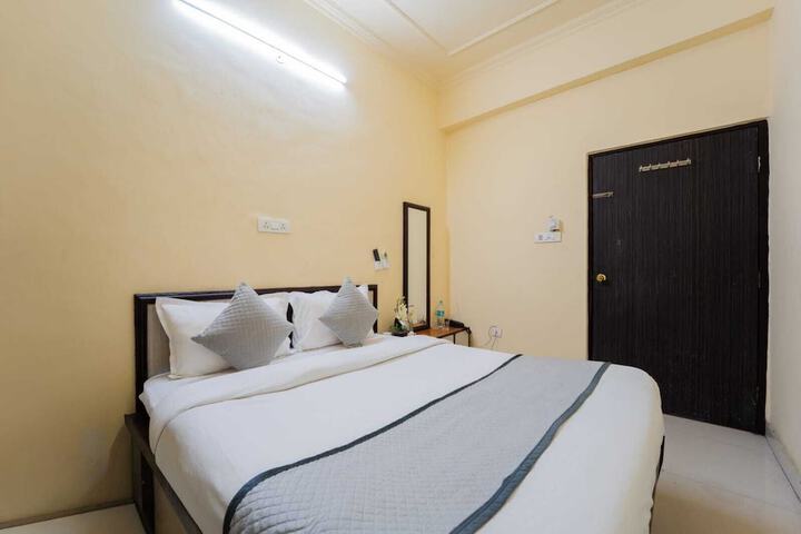 Room 4 of 14