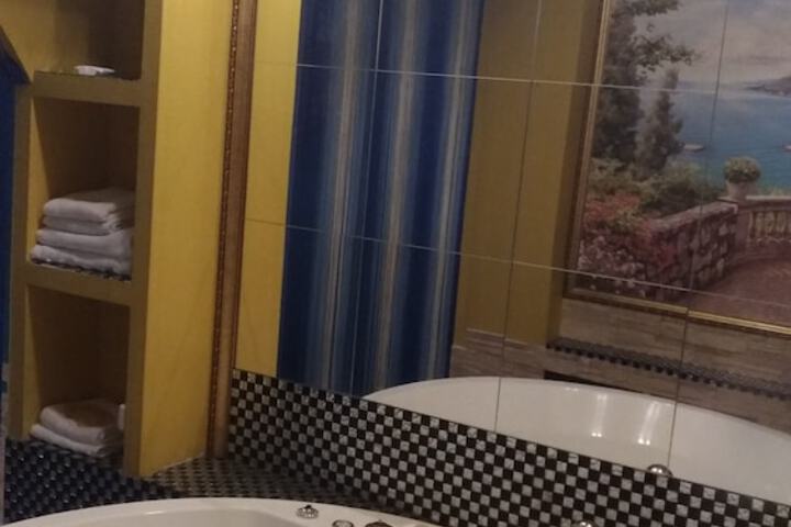 Room 68 of 99