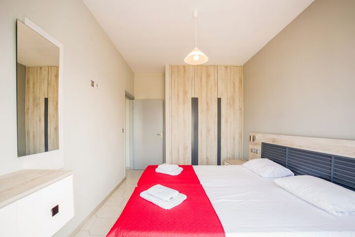 Room 7 of 36