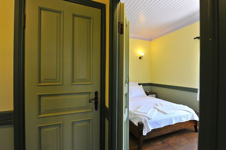 Room 8 of 41