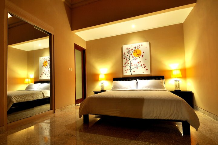 Room 7 of 72