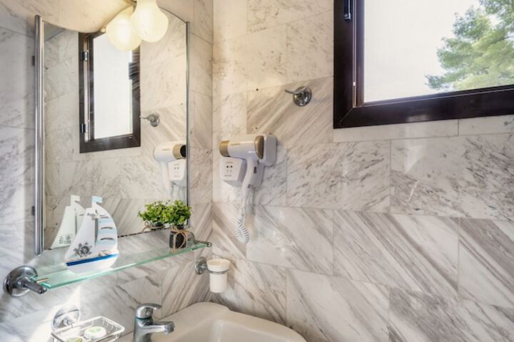 Room 50 of 128